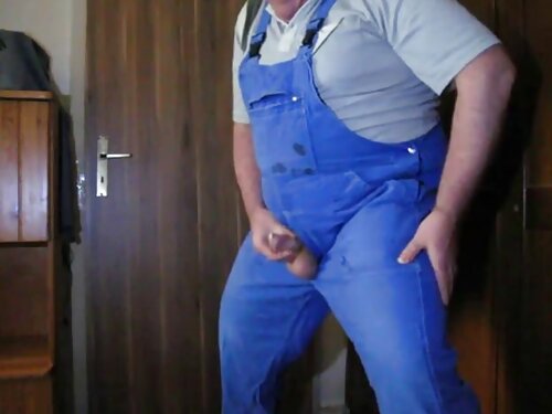 У дівчини соски затв ...